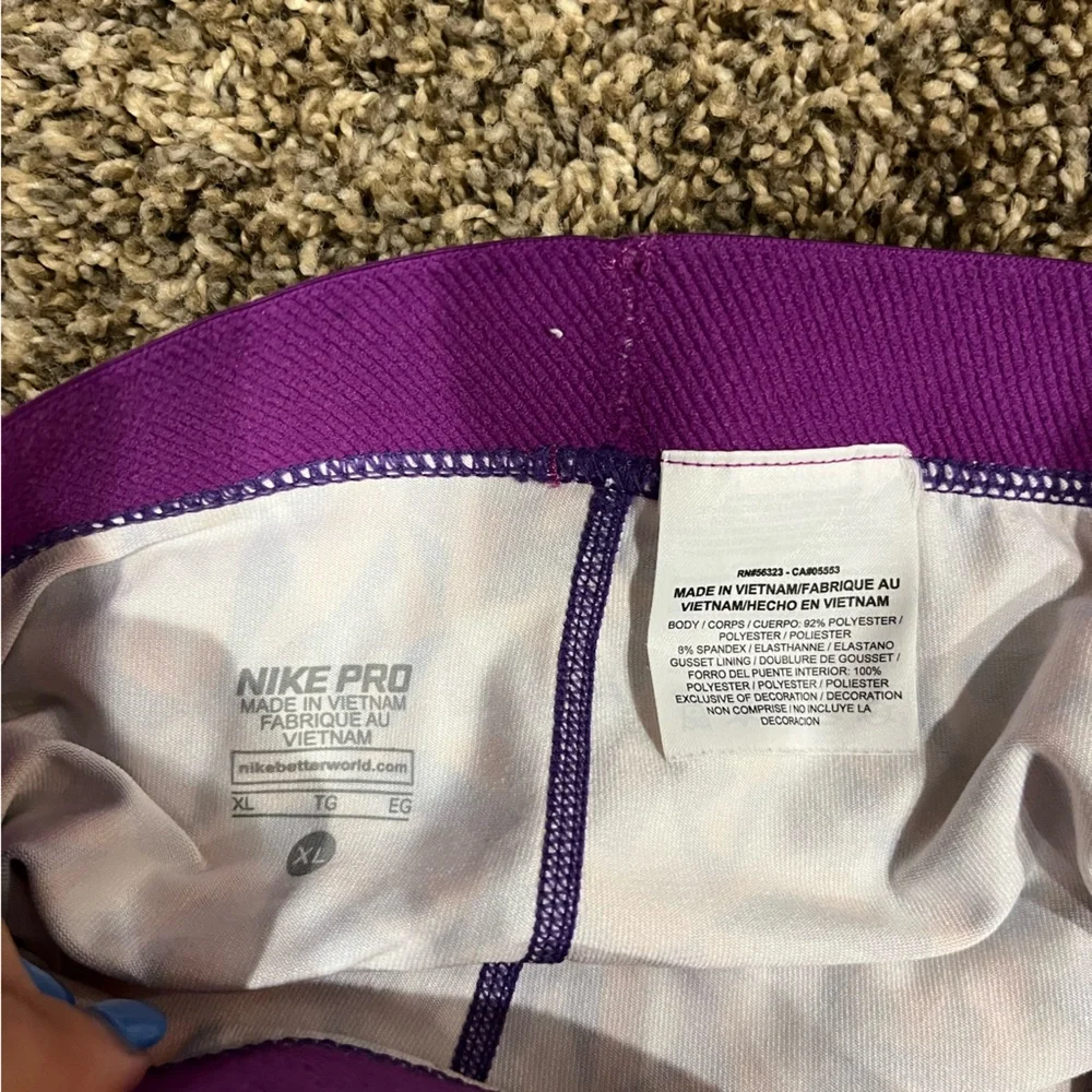 Girls Nike pro spandex - Picture 3 of 3